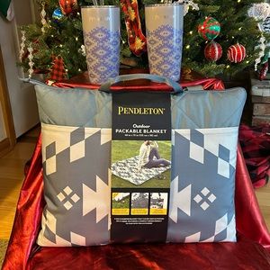 Pendleton outdoor packable blanket & 2 matching 20 oz.Stainless Steel tumblers.